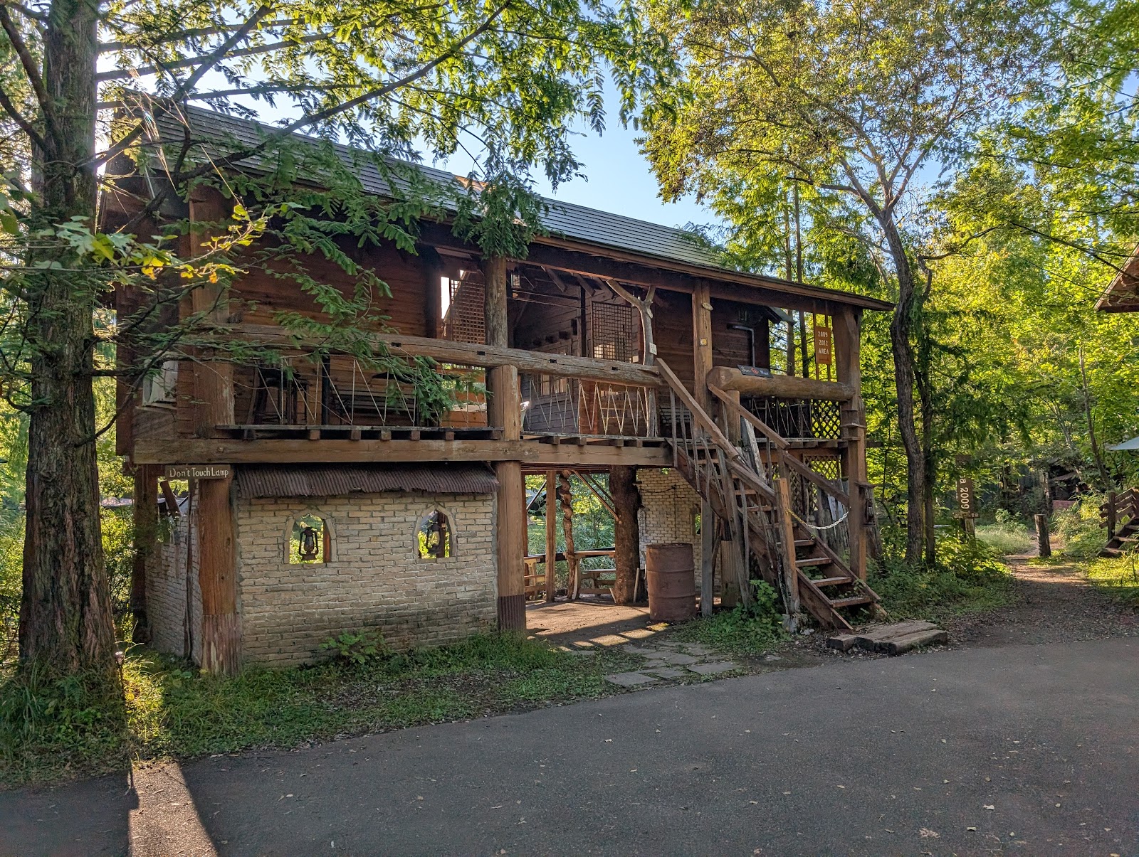 Autorando Te Tsukuri Roguhausu Mura Campground