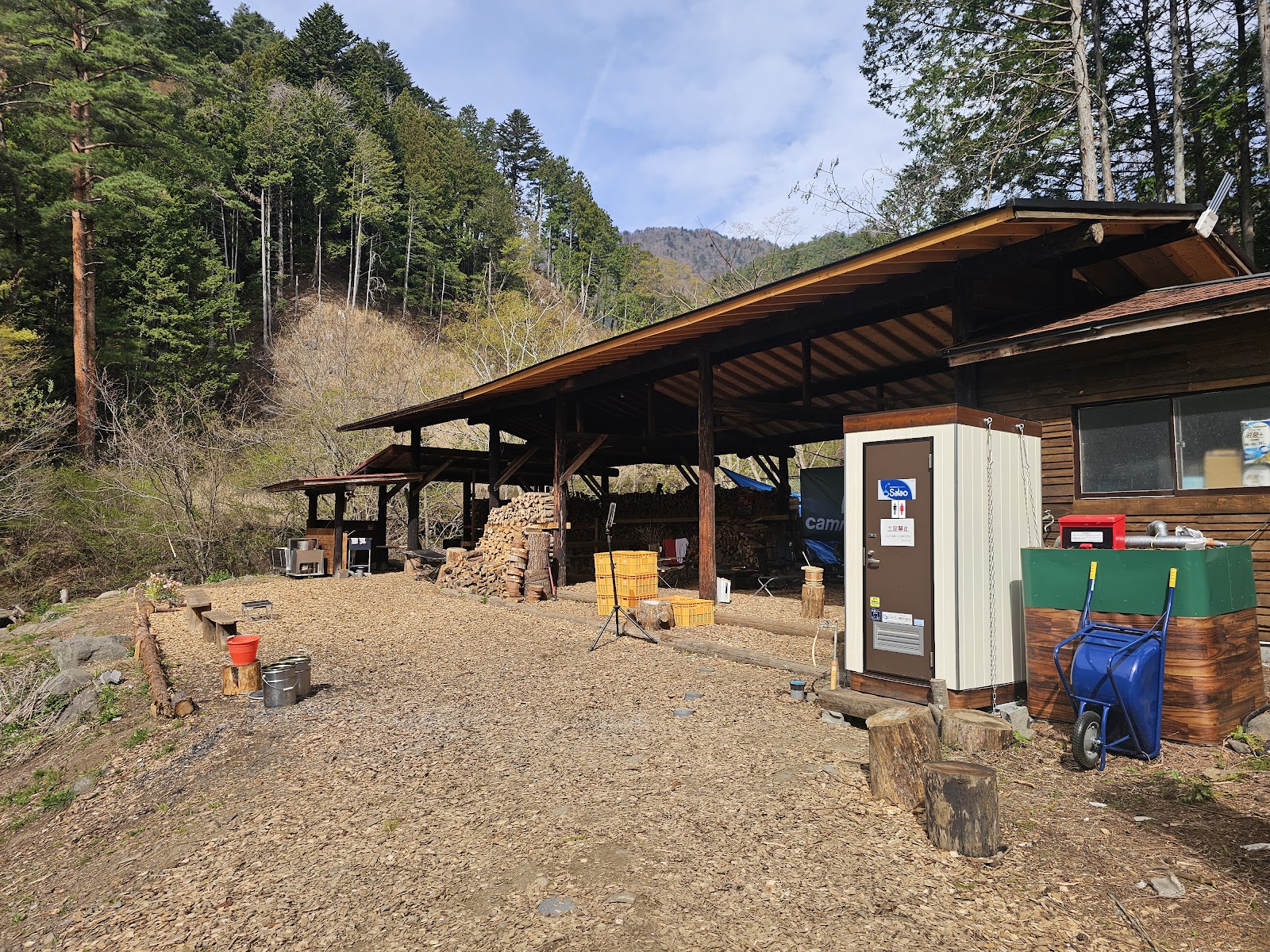 キャンロクパーク 三つ峠（キャンプ&グランピング）