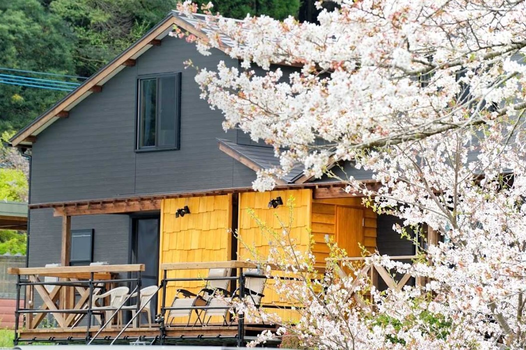 Khu cắm trại xe hơi Chirumitsu Chill - Out Campfield MITSUKAWA Ground Khu vực Koutei ・ Phòng xông hơi Nhà gỗ