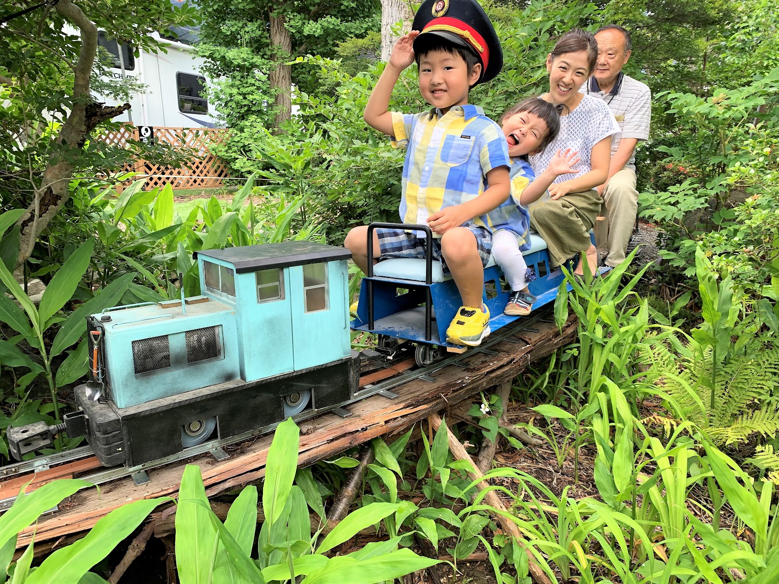 Toma Reru Himitsukichi L - BASE