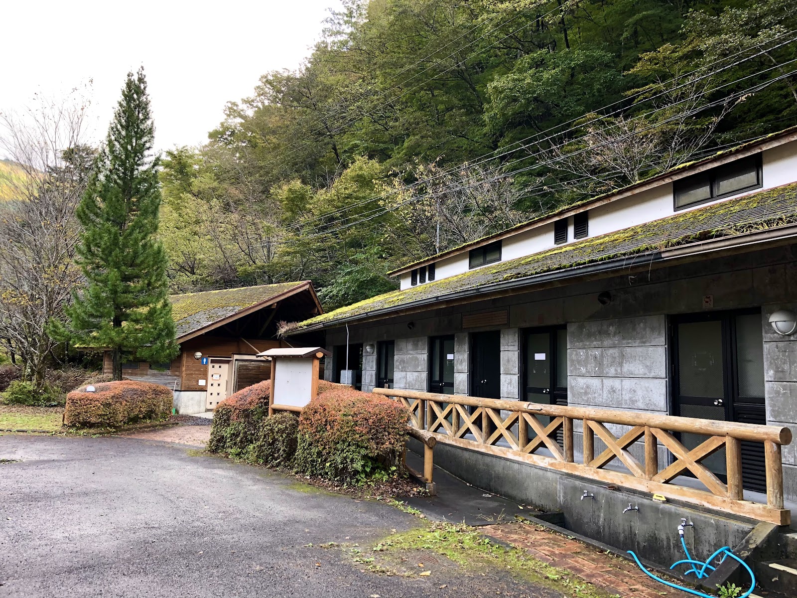 Khu cắm trại xe hơi Sanitarii Tou