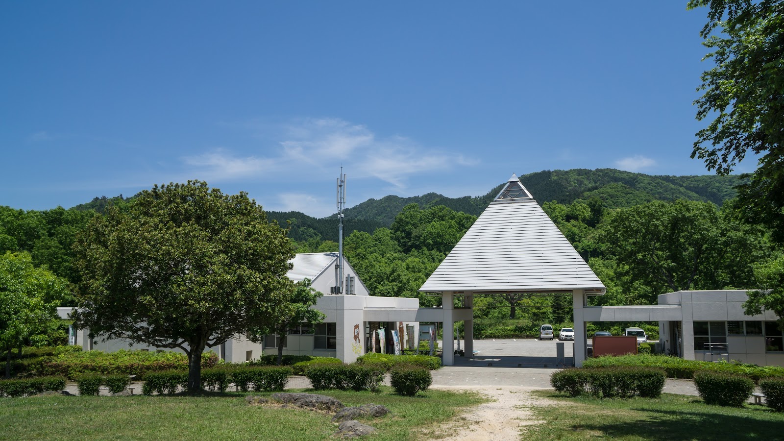 Kokuritsu Yamaguchi Tokuji Seishounen Nature No Ie