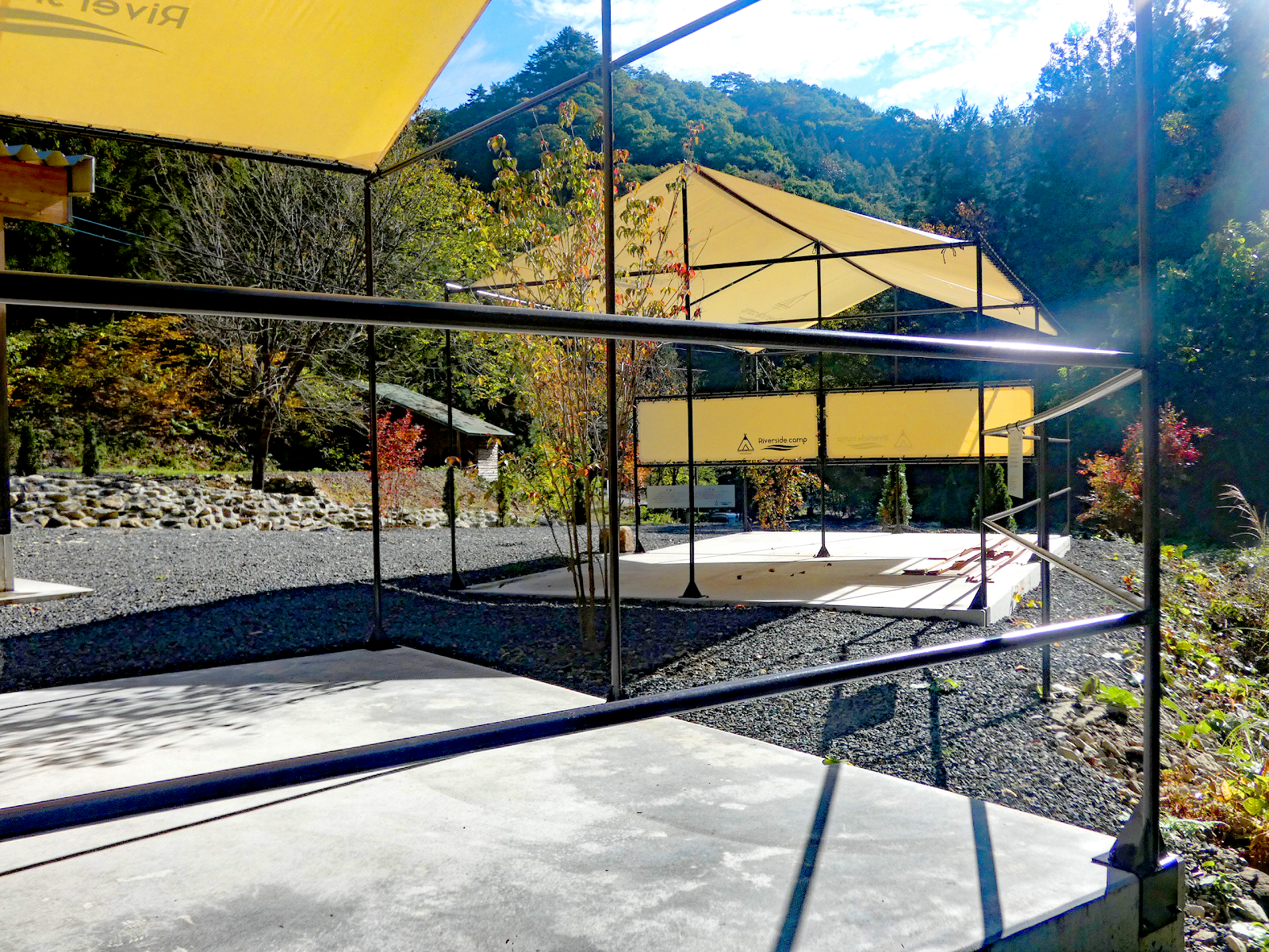 水上キャンプ場 Riverside camp