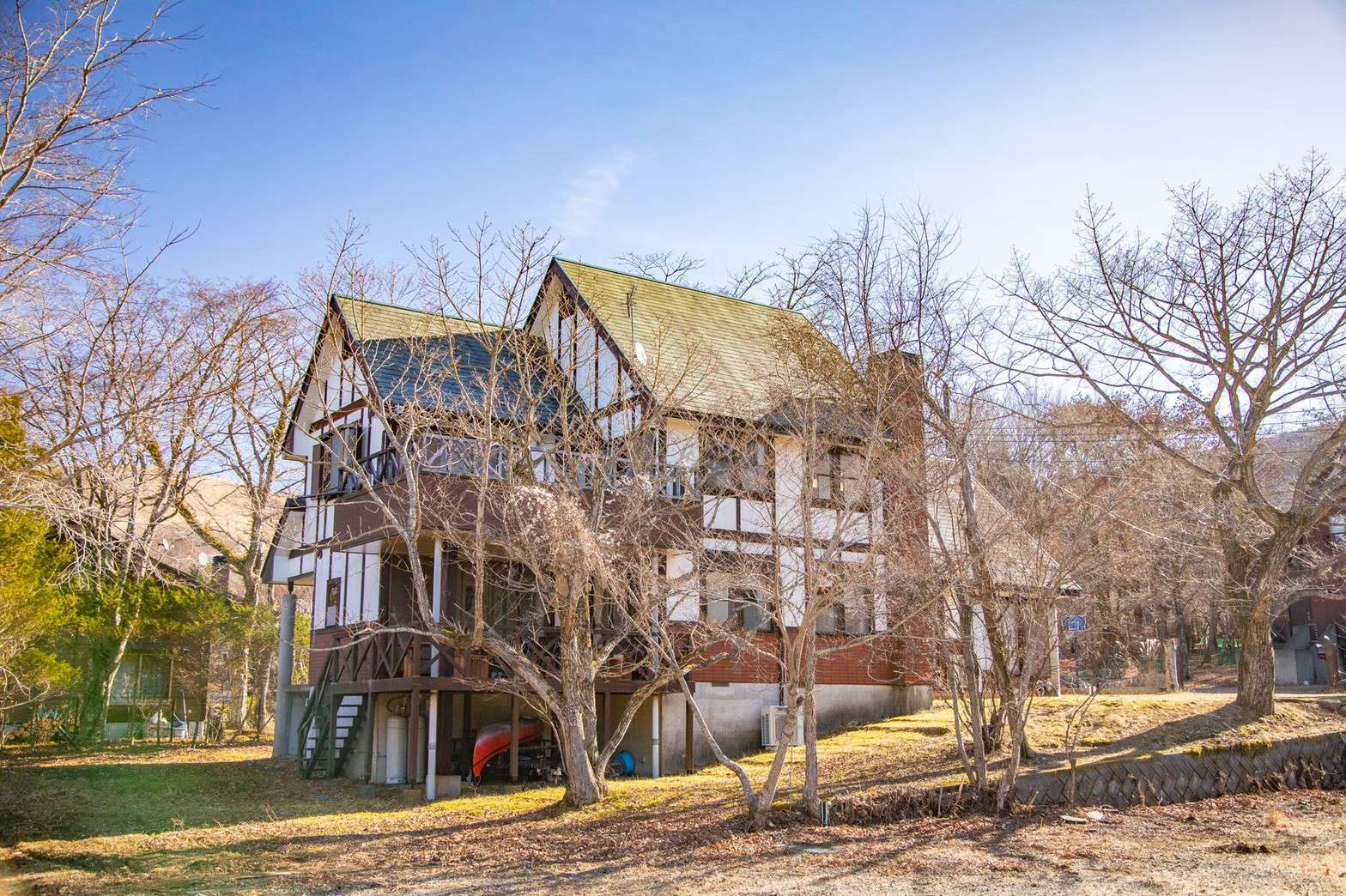 Khu cắm trại xe hơi Dia Căn cứ dearbase auto campsite