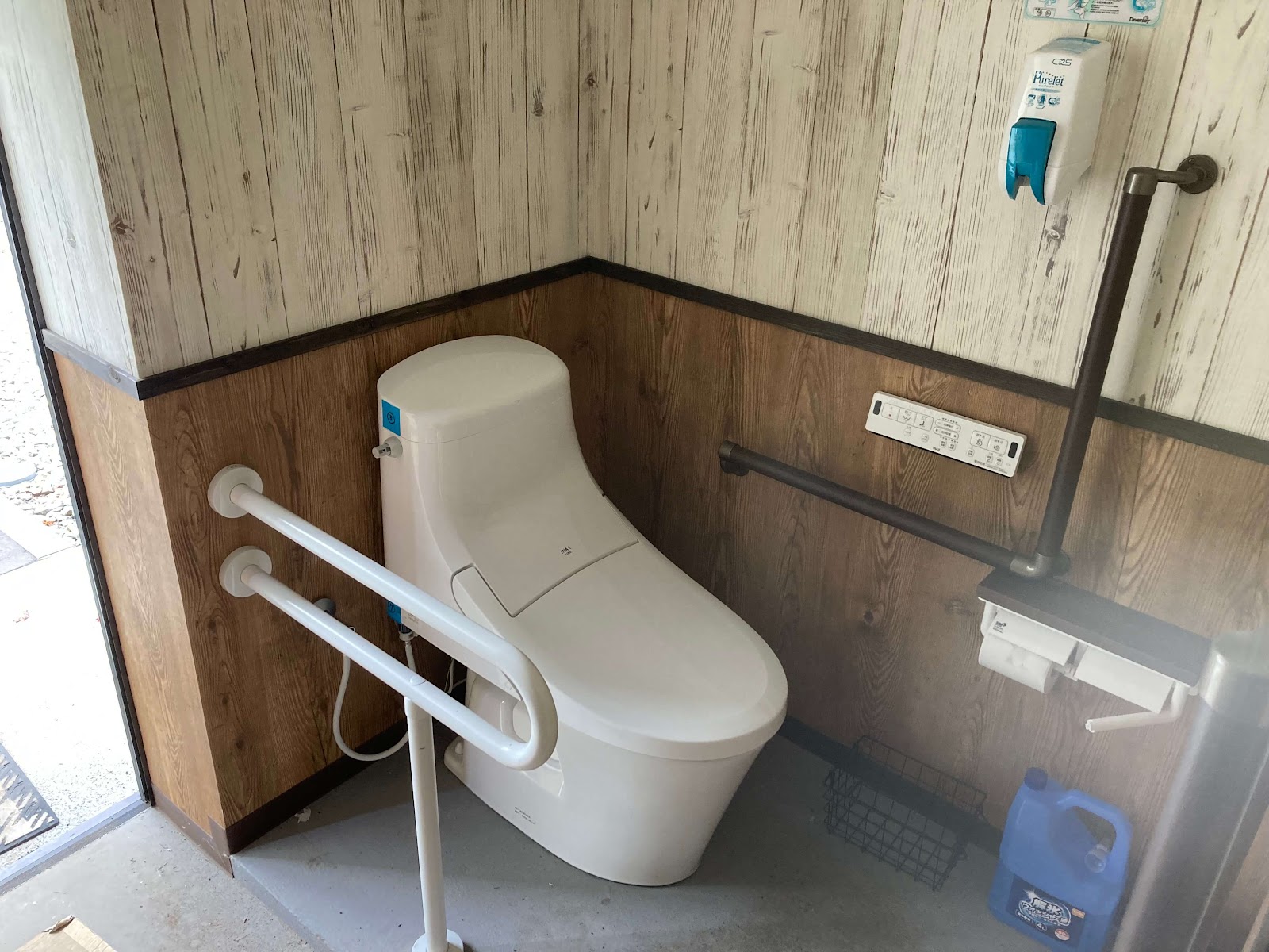 Rentarin Kita Hiroshima Ichizou Shima Eria Sanrin Rentarusaabisu