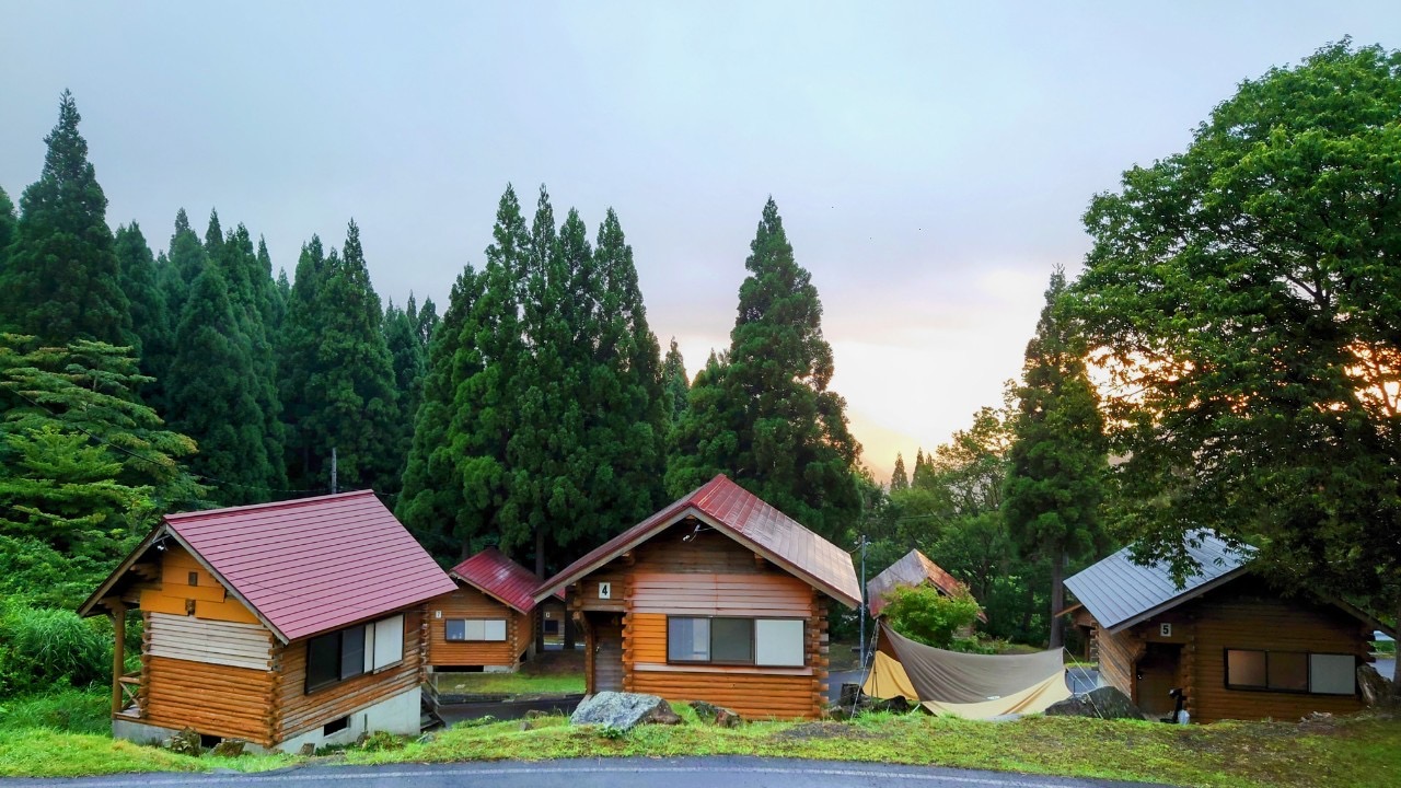 Wakasa Koori No Yama Kyanpaazu Làng