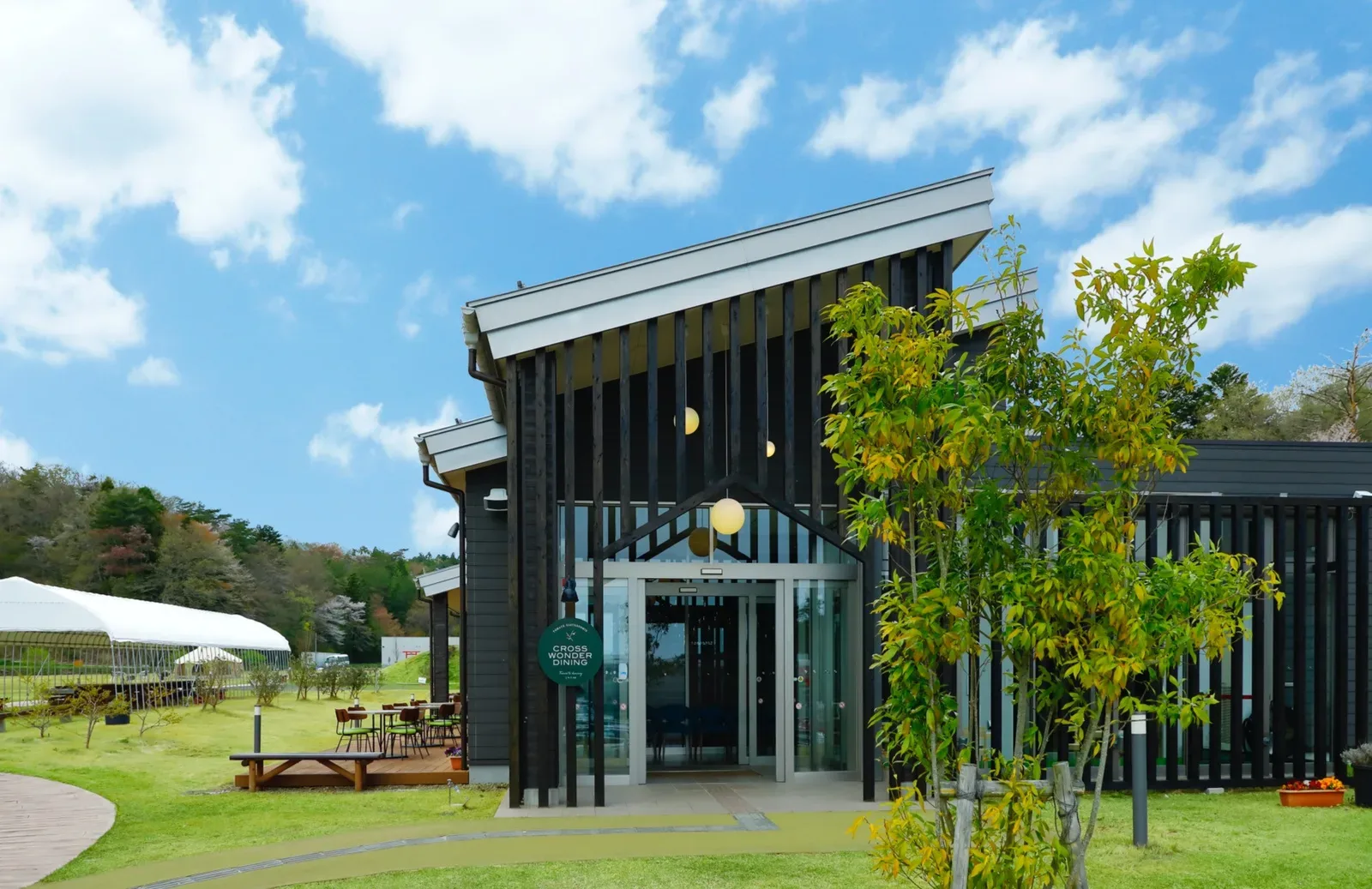 CROSS WONDER DINING