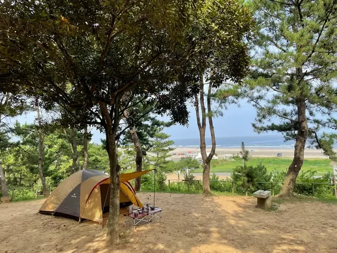 F - BEACH
