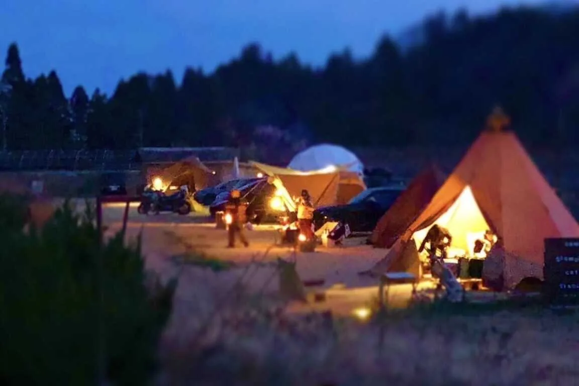 Kureshi Yagaikatsudou Center Tsutsuji Ke Oka Campground