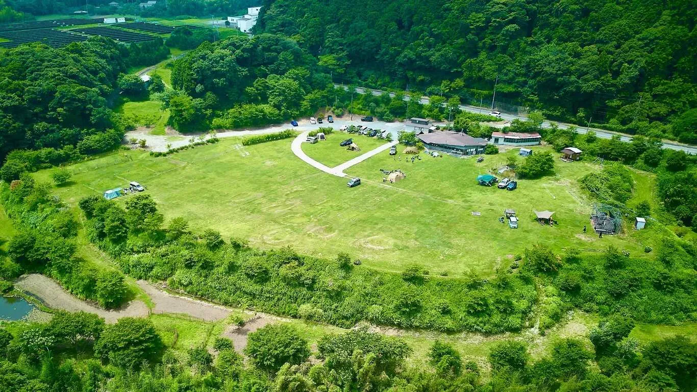 REWILD GREEN FIELD CAMP(リワイルド グリーン フィールド キャンプ)